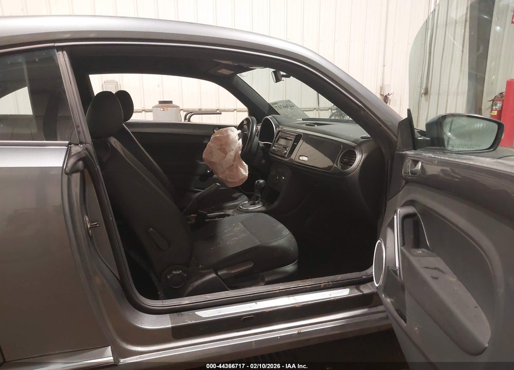 2012 VOLKSWAGEN BEETLE 2.5L VIN: 3VWJP7AT8CM610728