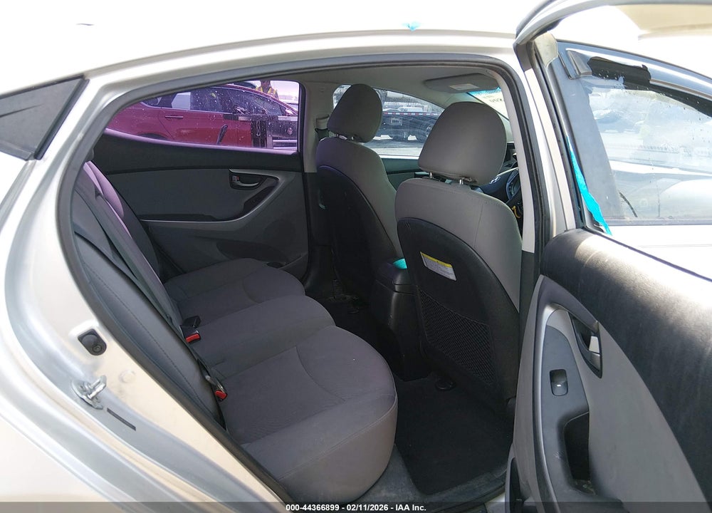 2015 HYUNDAI ELANTRA SE VIN: 5NPDH4AE0FH556025