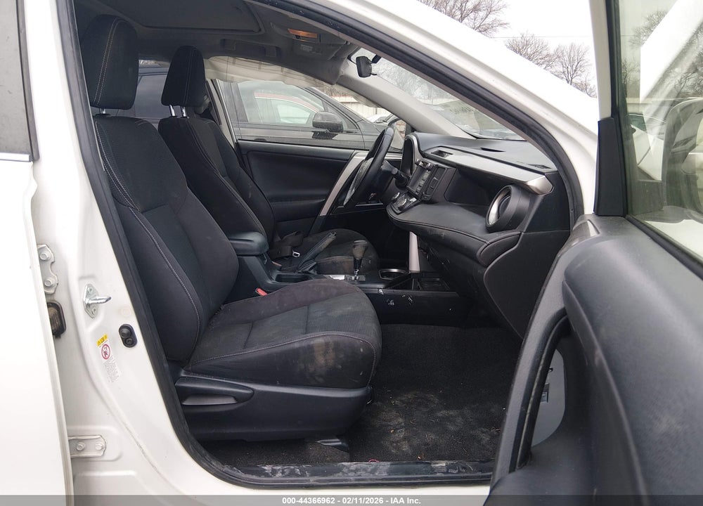 2017 TOYOTA RAV4 XLE VIN: JTMWFREVXHJ113932