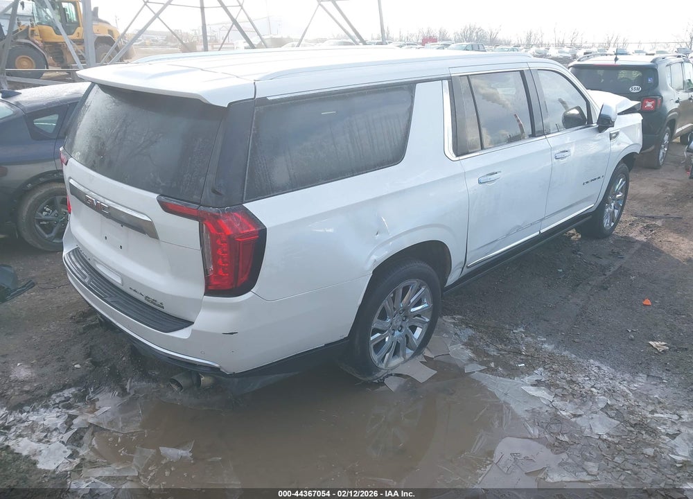 2021 GMC YUKON XL 4WD DENALI VIN: 1GKS2JKL7MR182091
