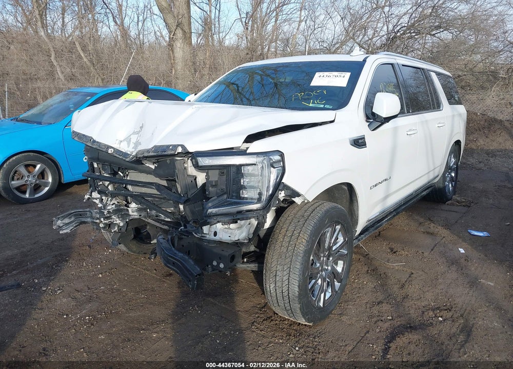 2021 GMC YUKON XL 4WD DENALI VIN: 1GKS2JKL7MR182091