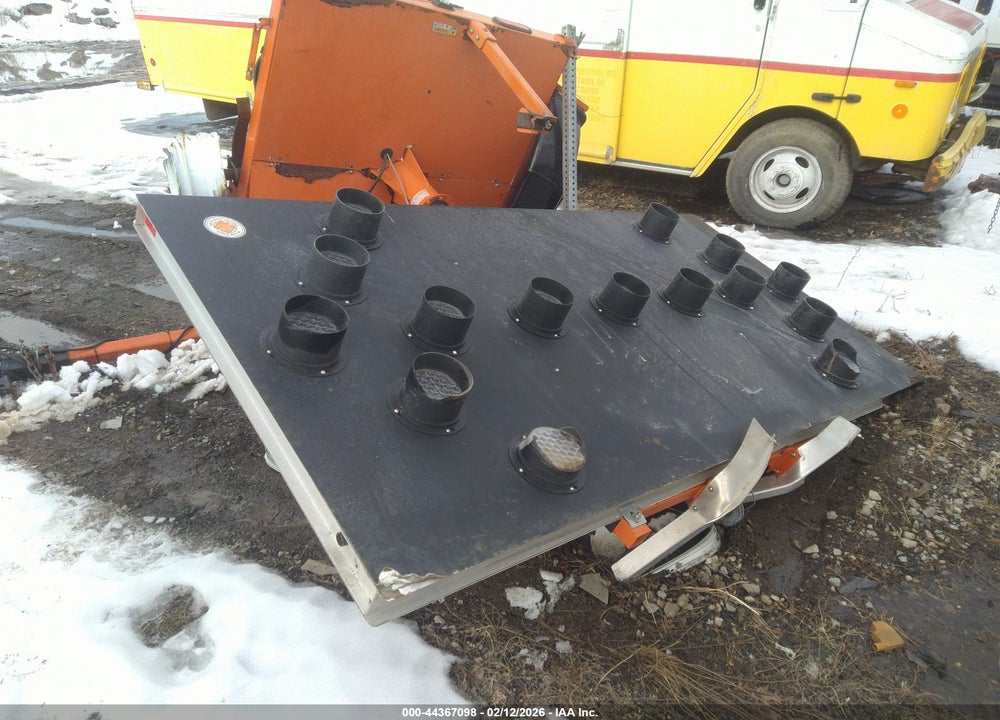 2018 TRAILER WORK AREA PROTECTION ARROW BOARD VIN: 1P91E0717JG301836