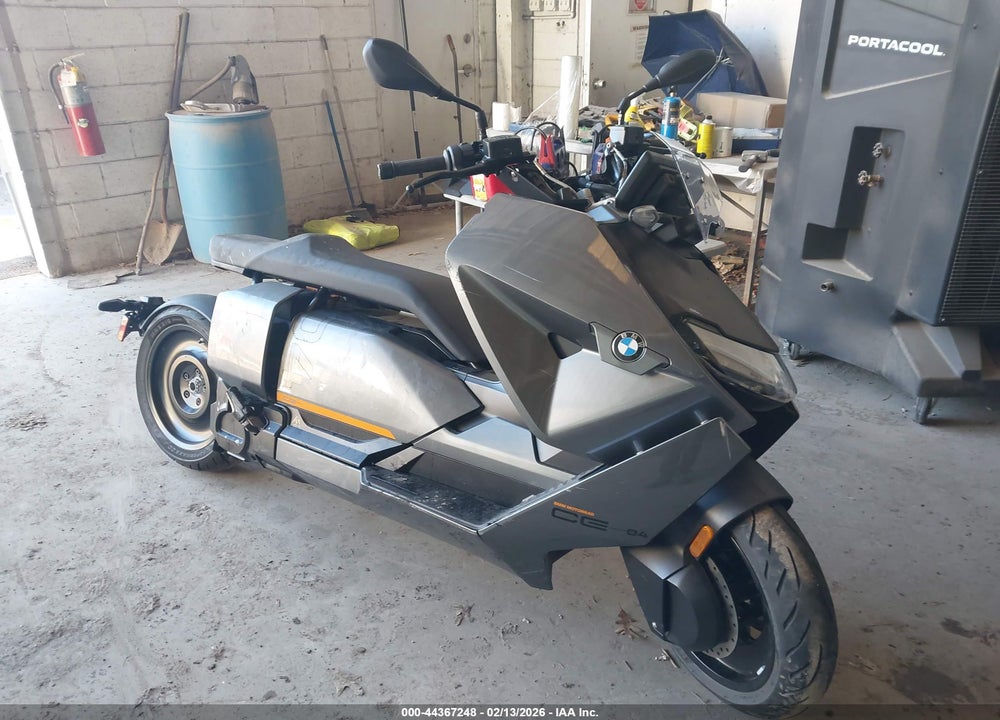 2022 BMW CE 04 VIN: WB10C5309N6G21242