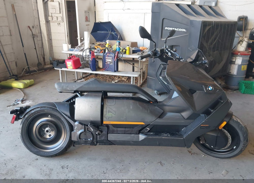 2022 BMW CE 04 VIN: WB10C5309N6G21242