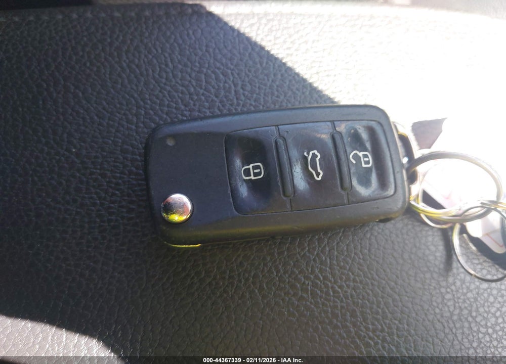 2014 VOLKSWAGEN JETTA 1.8T SE VIN: 3VWD17AJ7EM259844