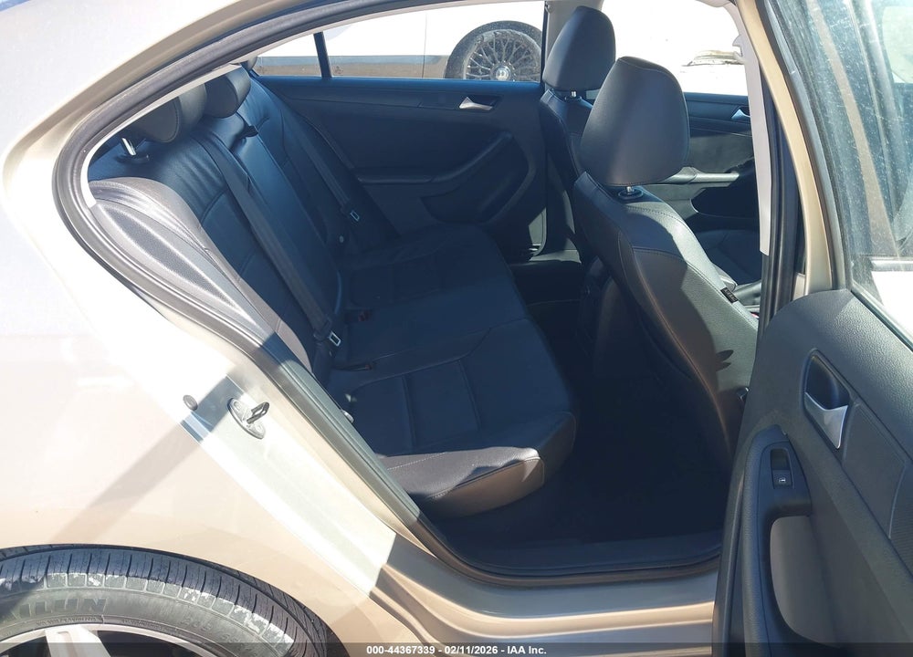2014 VOLKSWAGEN JETTA 1.8T SE VIN: 3VWD17AJ7EM259844