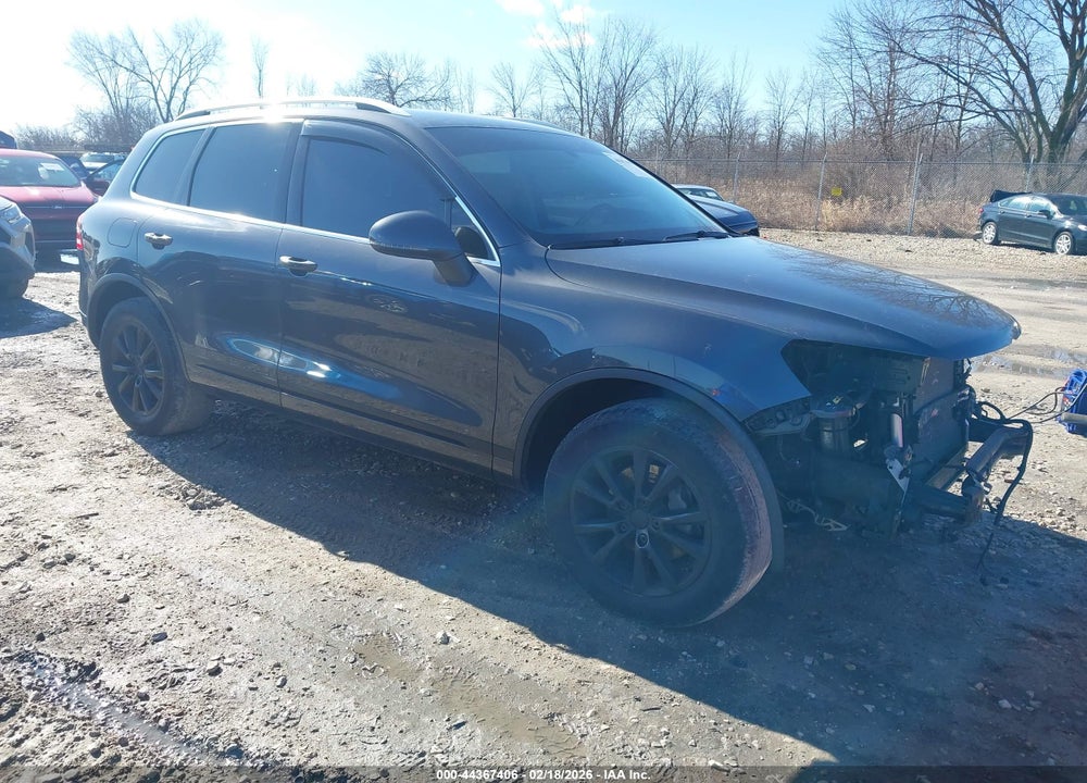 2014 VOLKSWAGEN TOUAREG 3.6L SPORT VIN: WVGEF9BP2ED008972