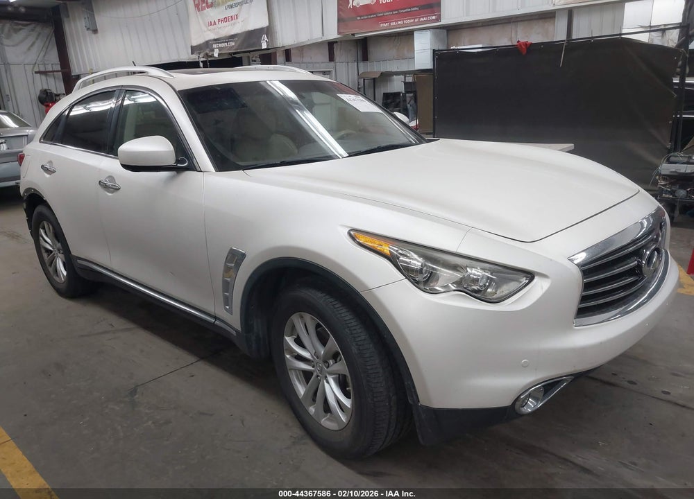 2015 INFINITI QX70 VIN: JN8CS1MU0FM380683