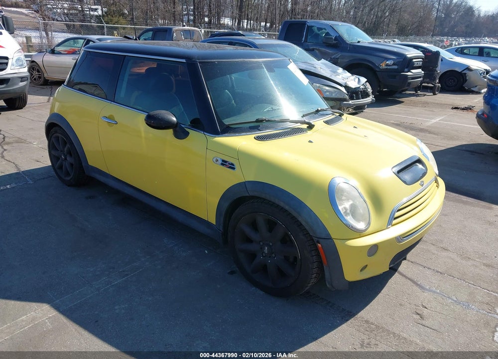 2004 MINI COOPER S VIN: WMWRE334X4TD77593