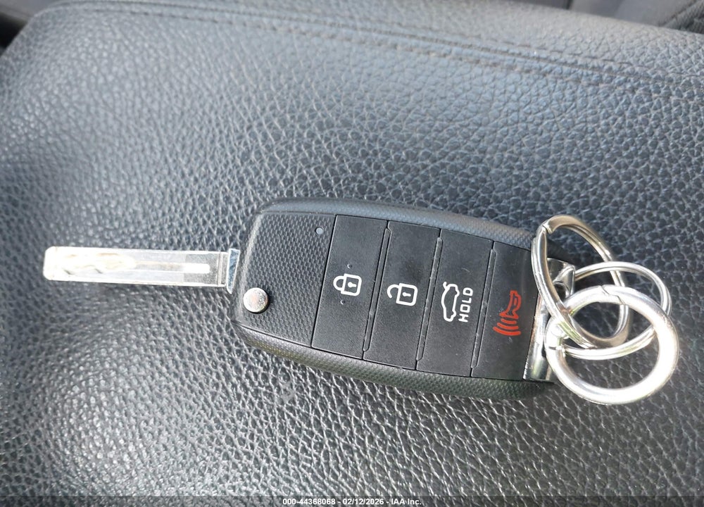 2014 KIA SORENTO LX VIN: 5XYKT3A68EG480469