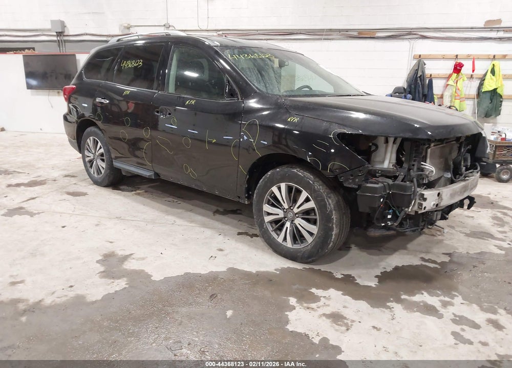 2018 NISSAN PATHFINDER SL VIN: 5N1DR2MM1JC644215