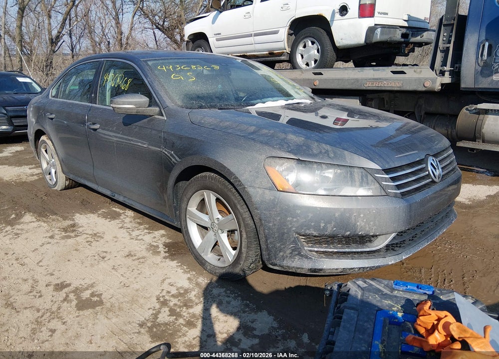 2013 VOLKSWAGEN PASSAT 2.5L SE VIN: 1VWBP7A37DC089962
