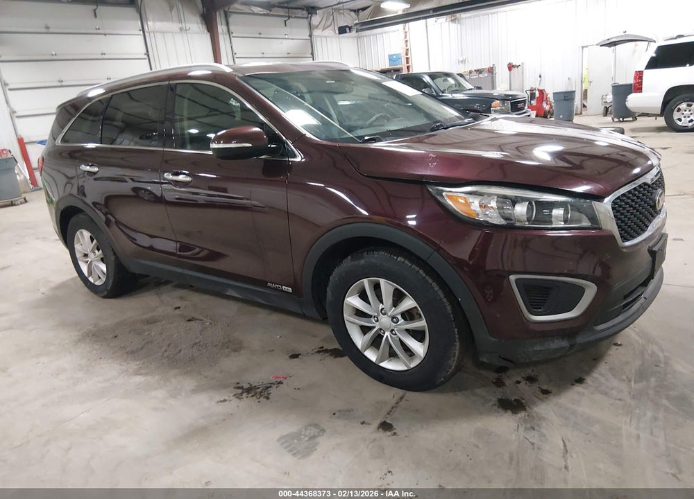 2016 KIA SORENTO 3.3L LX VIN: 5XYPGDA52GG127462