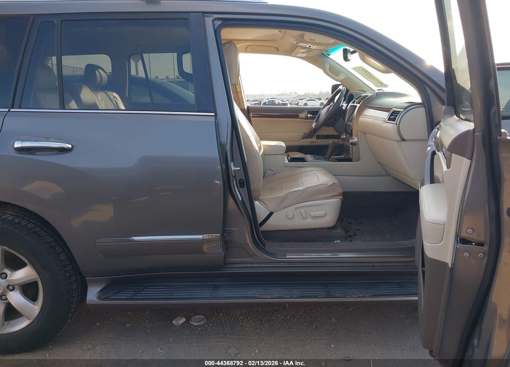 2012 LEXUS GX 460 PREMIUM VIN: JTJJM7FX8C5047660