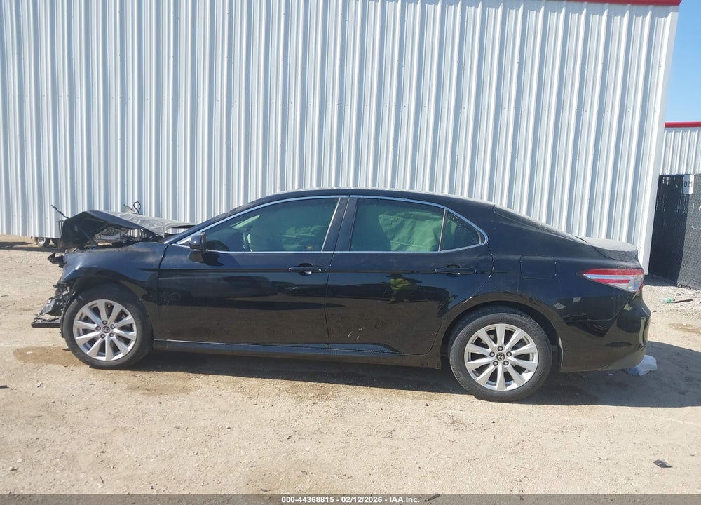 2018 TOYOTA CAMRY LE VIN: JTNB11HK2J3019114