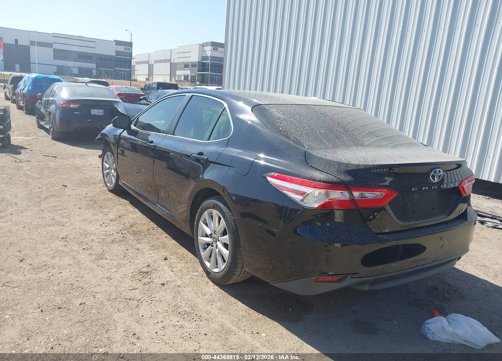 2018 TOYOTA CAMRY LE VIN: JTNB11HK2J3019114