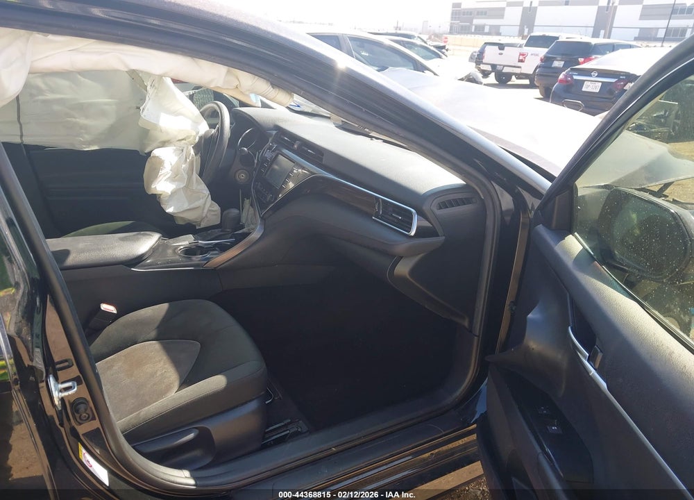 2018 TOYOTA CAMRY LE VIN: JTNB11HK2J3019114