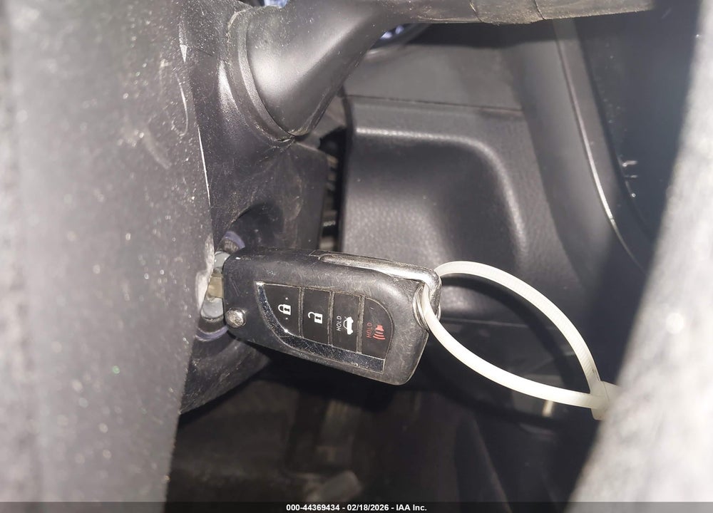 2018 TOYOTA CAMRY LE VIN: JTNB11HK5J3002811