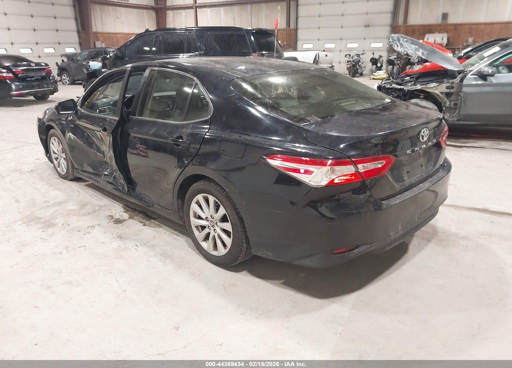2018 TOYOTA CAMRY LE VIN: JTNB11HK5J3002811