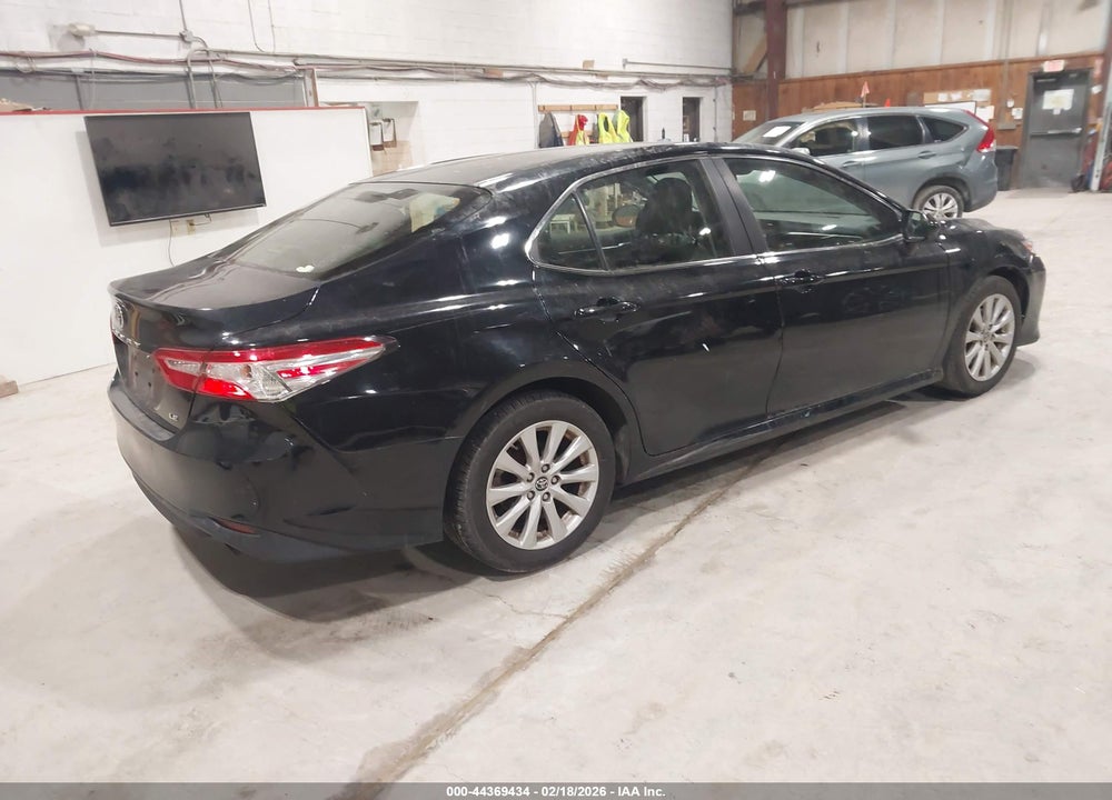2018 TOYOTA CAMRY LE VIN: JTNB11HK5J3002811