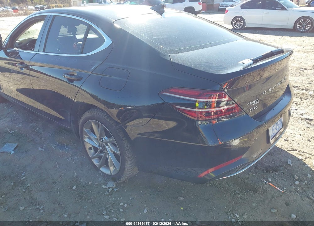 2022 GENESIS G70 2.0T RWD VIN: KMTG34TA5NU086263