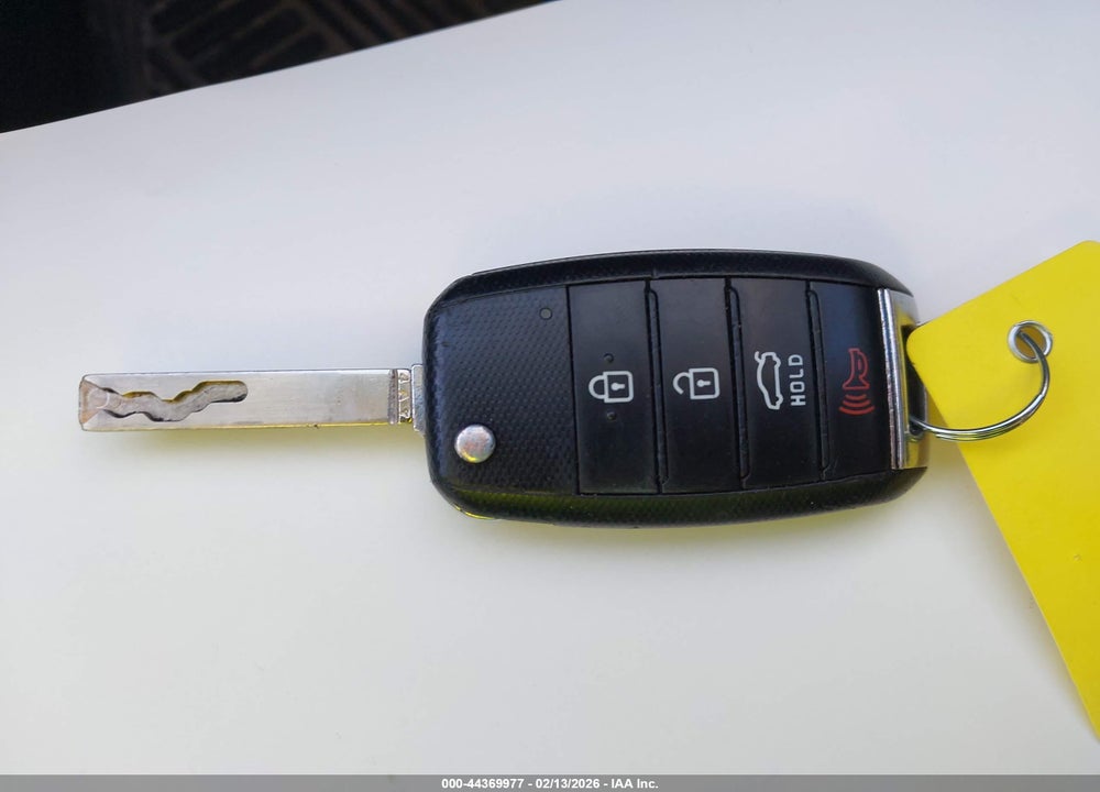 2019 KIA OPTIMA LX VIN: 5XXGT4L34KG348680