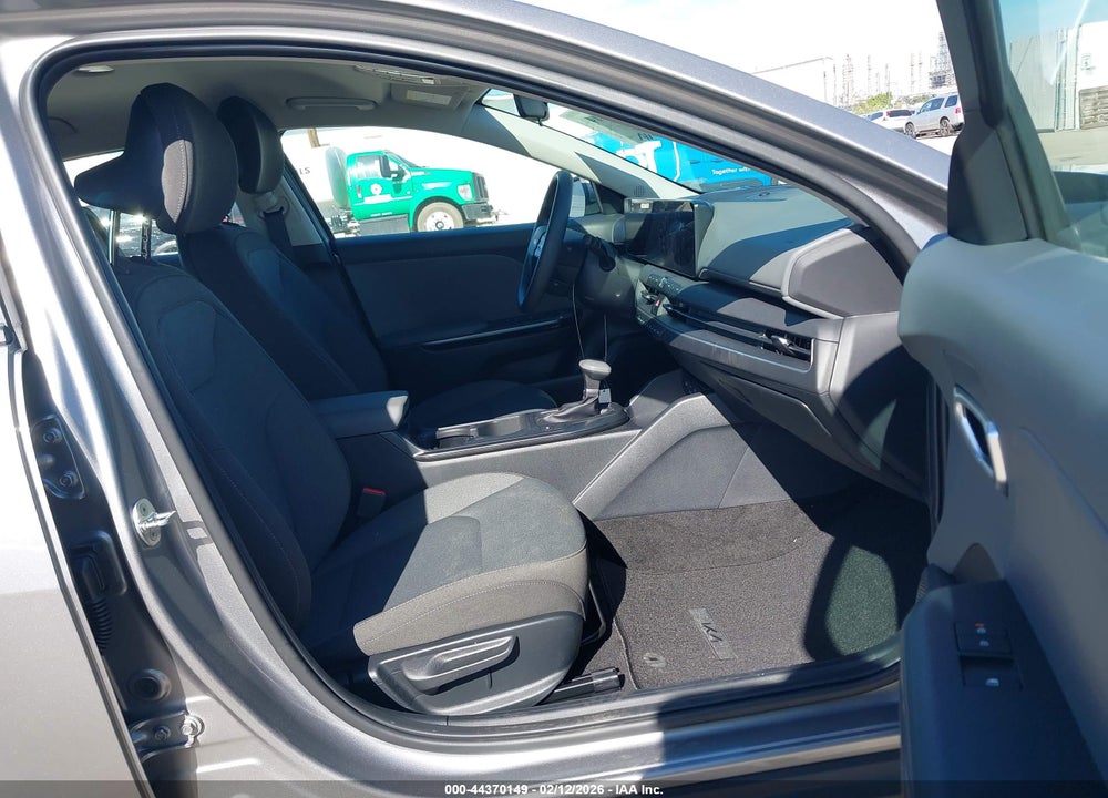 2025 KIA K4 LXS VIN: 3KPFT4DE0SE234745