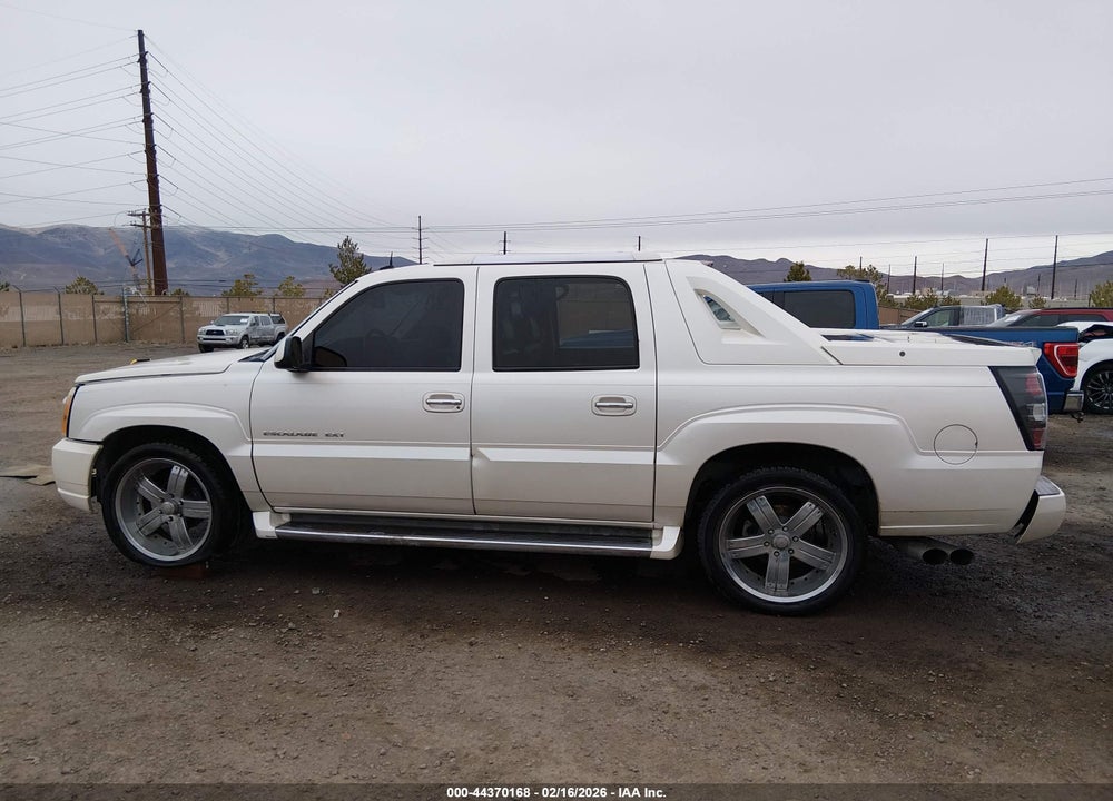 2003 CADILLAC ESCALADE EXT STANDARD VIN: 3GYEK63N63G235863