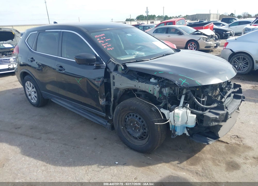 2018 NISSAN ROGUE S VIN: KNMAT2MT0JP606449
