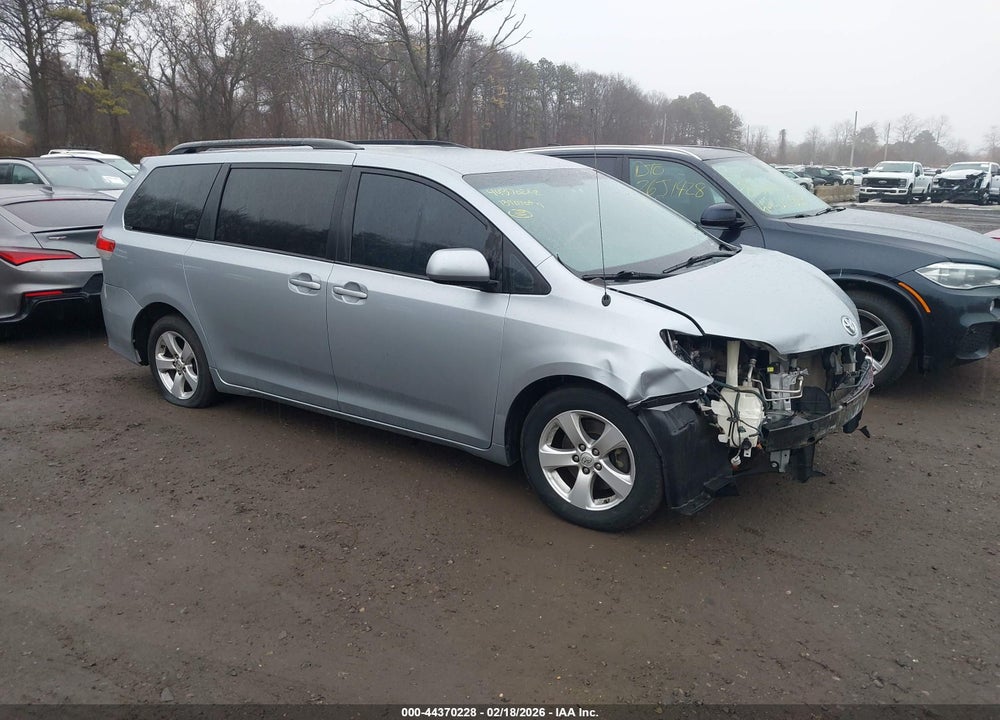 2013 TOYOTA SIENNA LE V6 8 PASSENGER VIN: 5TDKK3DC9DS330599