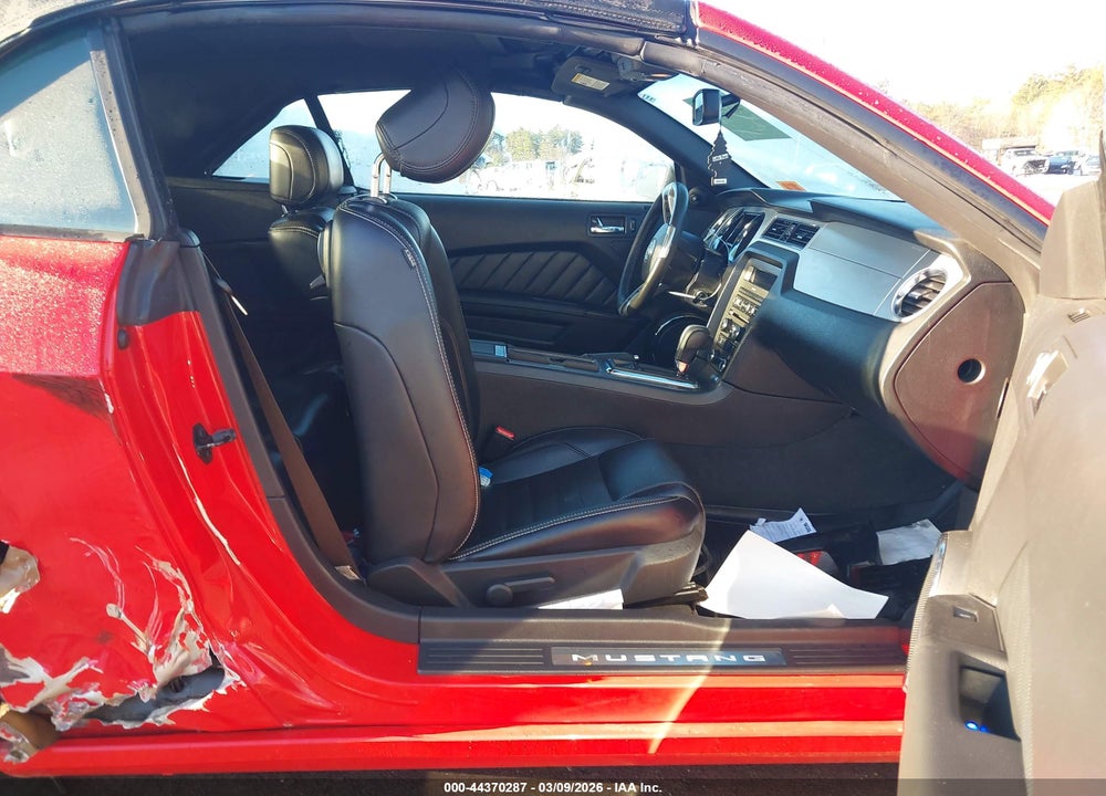 2013 FORD MUSTANG V6 PREMIUM VIN: 1ZVBP8EM8D5208602