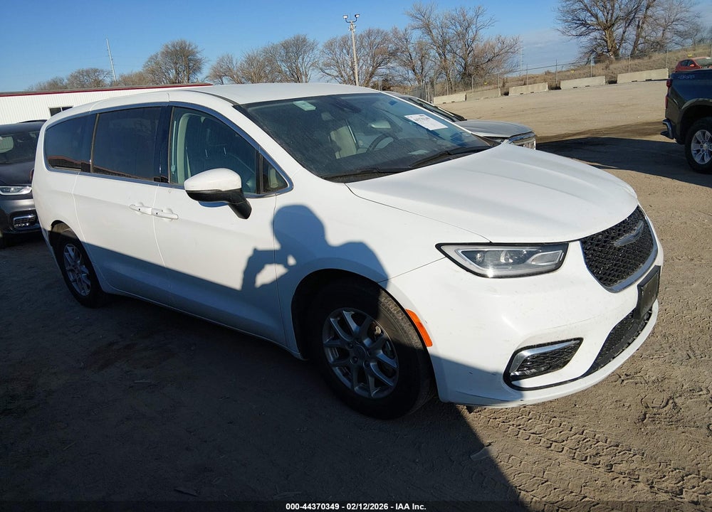 2023 CHRYSLER PACIFICA TOURING L VIN: 2C4RC1BG2PR585789