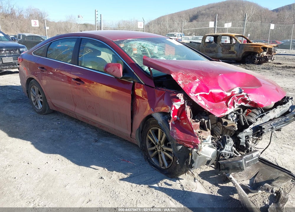 2015 HYUNDAI SONATA SE VIN: 5NPE24AF4FH160548