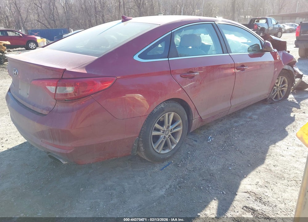 2015 HYUNDAI SONATA SE VIN: 5NPE24AF4FH160548