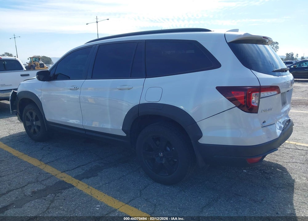 2022 HONDA PILOT AWD TRAILSPORT VIN: 5FNYF6H86NB088771