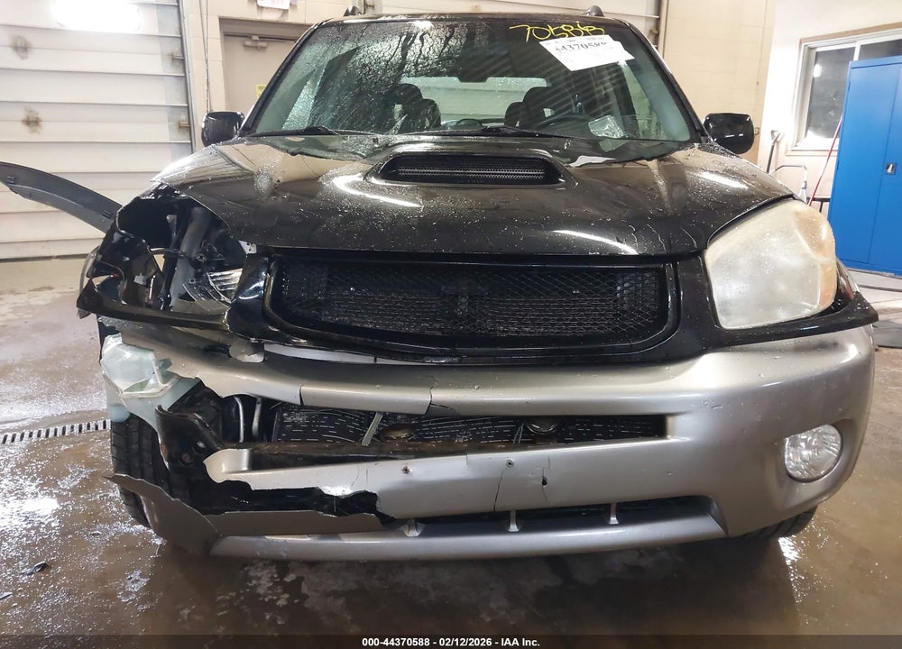2005 TOYOTA RAV4 VIN: JTEGD20V050082860