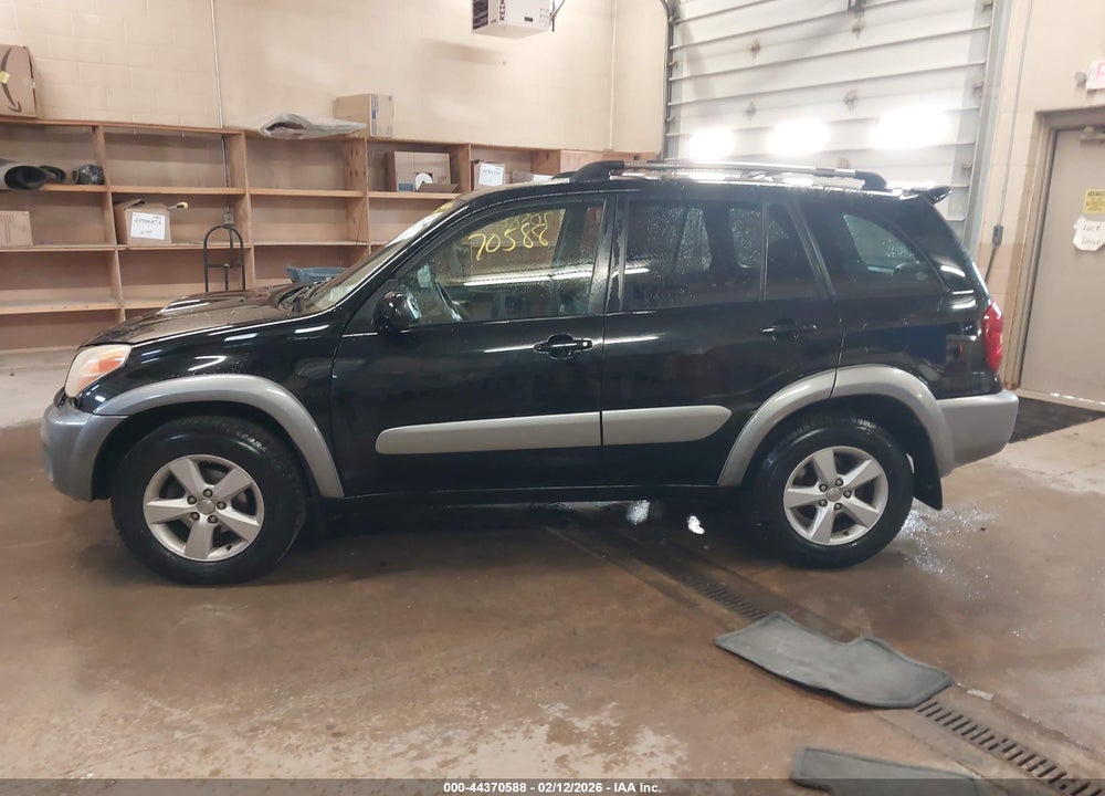 2005 TOYOTA RAV4 VIN: JTEGD20V050082860