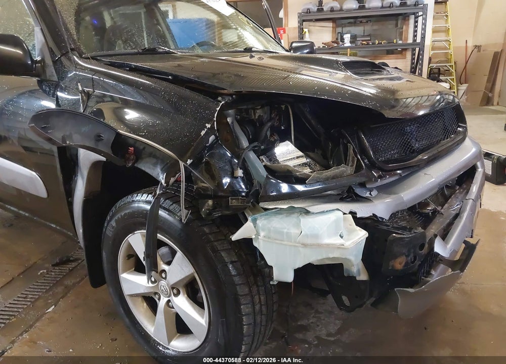 2005 TOYOTA RAV4 VIN: JTEGD20V050082860