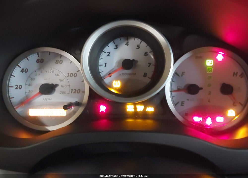 2005 TOYOTA RAV4 VIN: JTEGD20V050082860