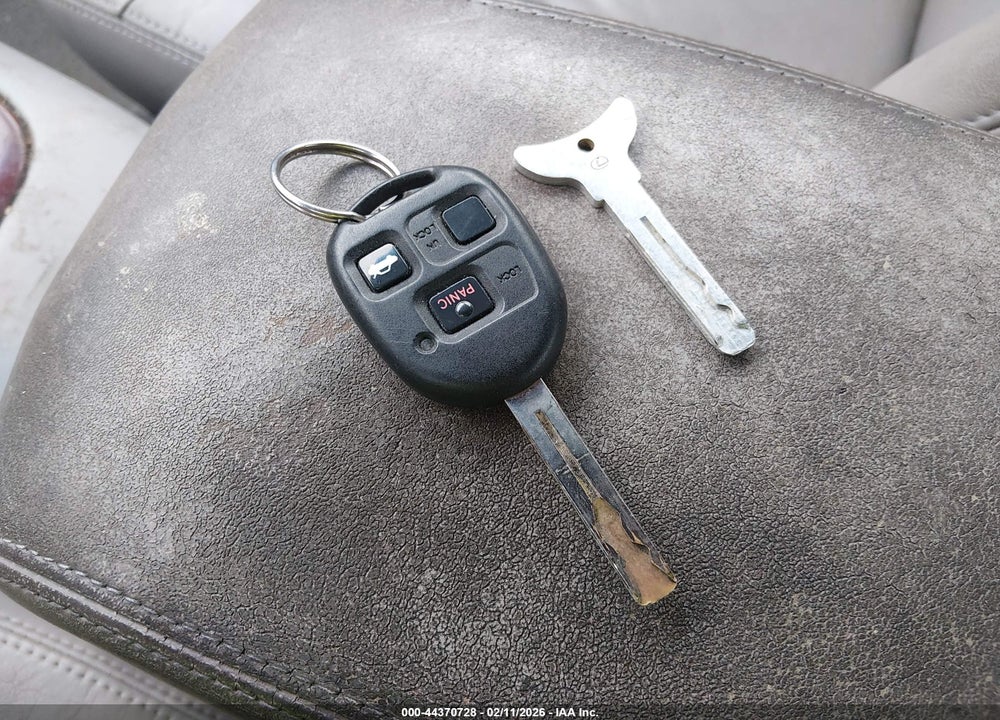 2003 LEXUS ES 300 VIN: JTHBF30G030136640