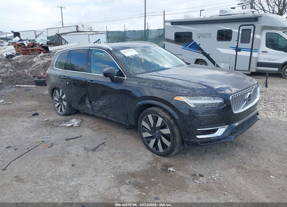 2024 VOLVO XC90 RECHARGE PLUG-IN HYBRID T8 PLUS BRIGHT THEME 7-SEATER VIN: YV4H60CE3R1227020