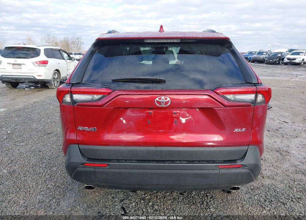 2022 TOYOTA RAV4 XLE VIN: 2T3W1RFV2NW193253