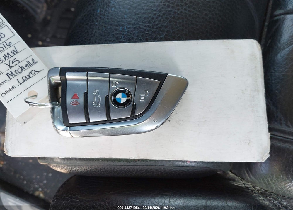 2016 BMW X5 XDRIVE50I VIN: 5UXKR6C56G0J80022