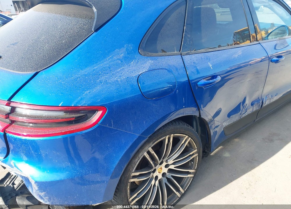 2018 PORSCHE MACAN S VIN: WP1AB2A57JLB30117