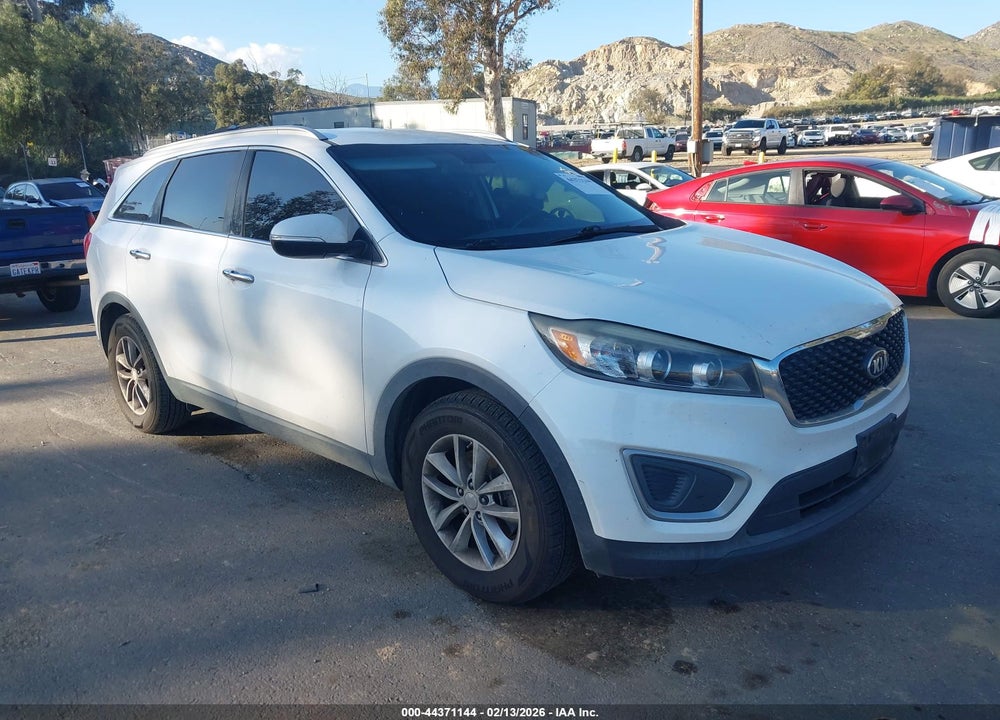 2017 KIA SORENTO 3.3L LX VIN: 5XYPG4A59HG228712