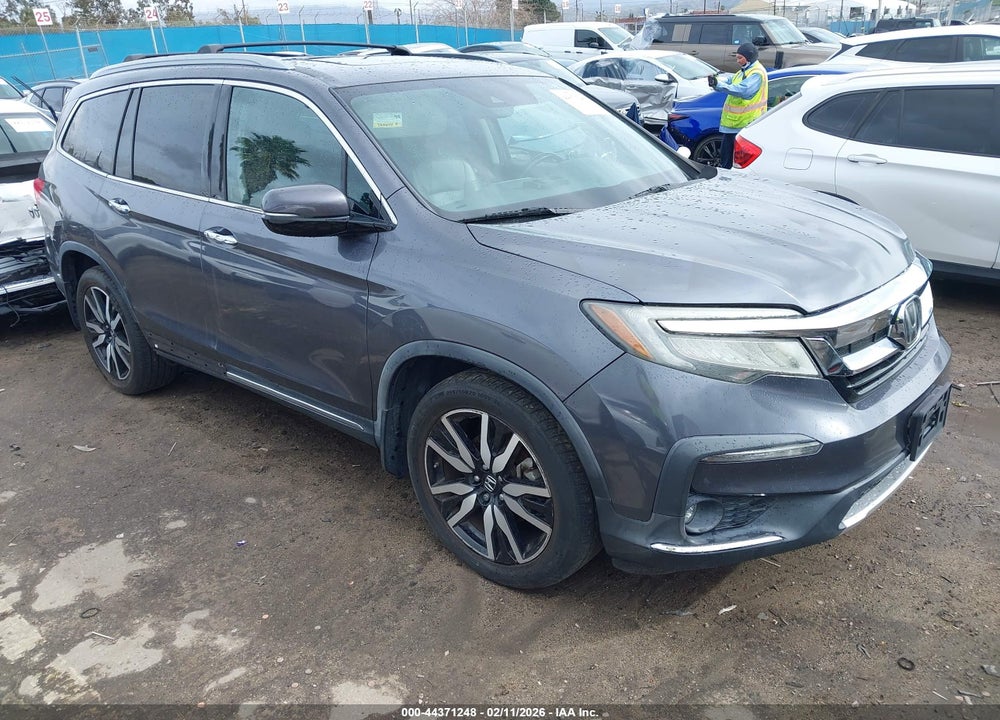 2020 HONDA PILOT 2WD TOURING 7 PASSENGER VIN: 5FNYF5H62LB001471