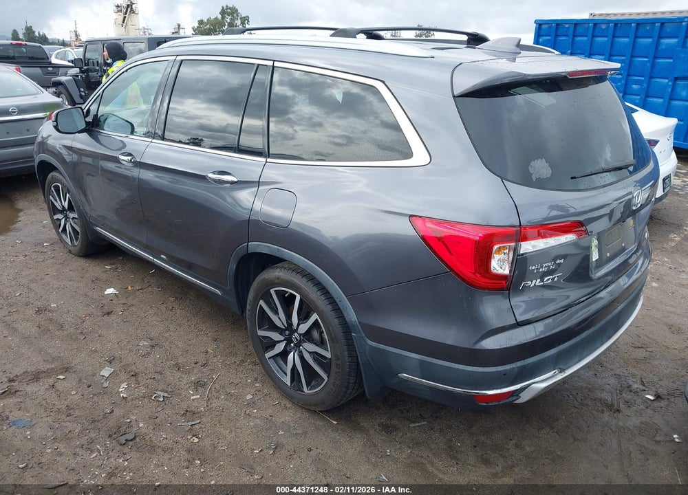 2020 HONDA PILOT 2WD TOURING 7 PASSENGER VIN: 5FNYF5H62LB001471