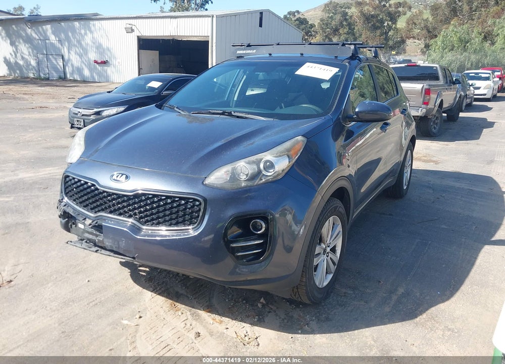 2018 KIA SPORTAGE LX VIN: KNDPMCAC8J7331964