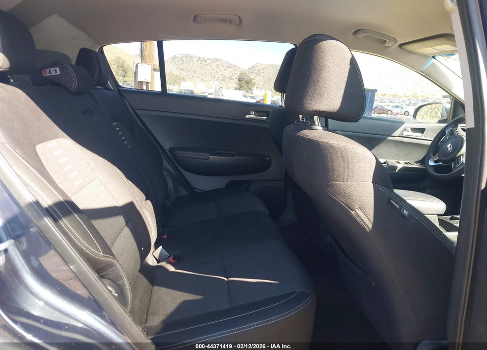 2018 KIA SPORTAGE LX VIN: KNDPMCAC8J7331964