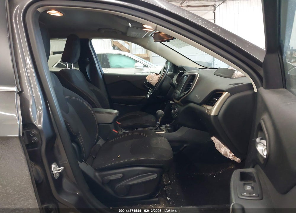 2016 JEEP CHEROKEE LATITUDE VIN: 1C4PJMCS3GW304138